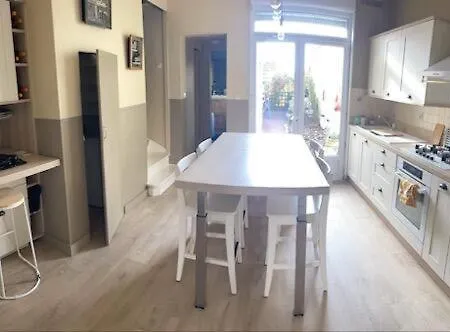 Nyaraló La Jolythalys